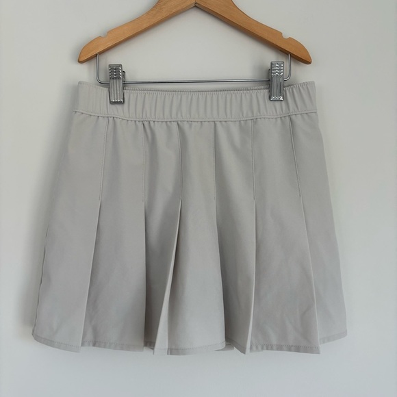 Abercrombie Kids Ivory Gray Pleated Skort Skirt 9/10 - Picture 1 of 8